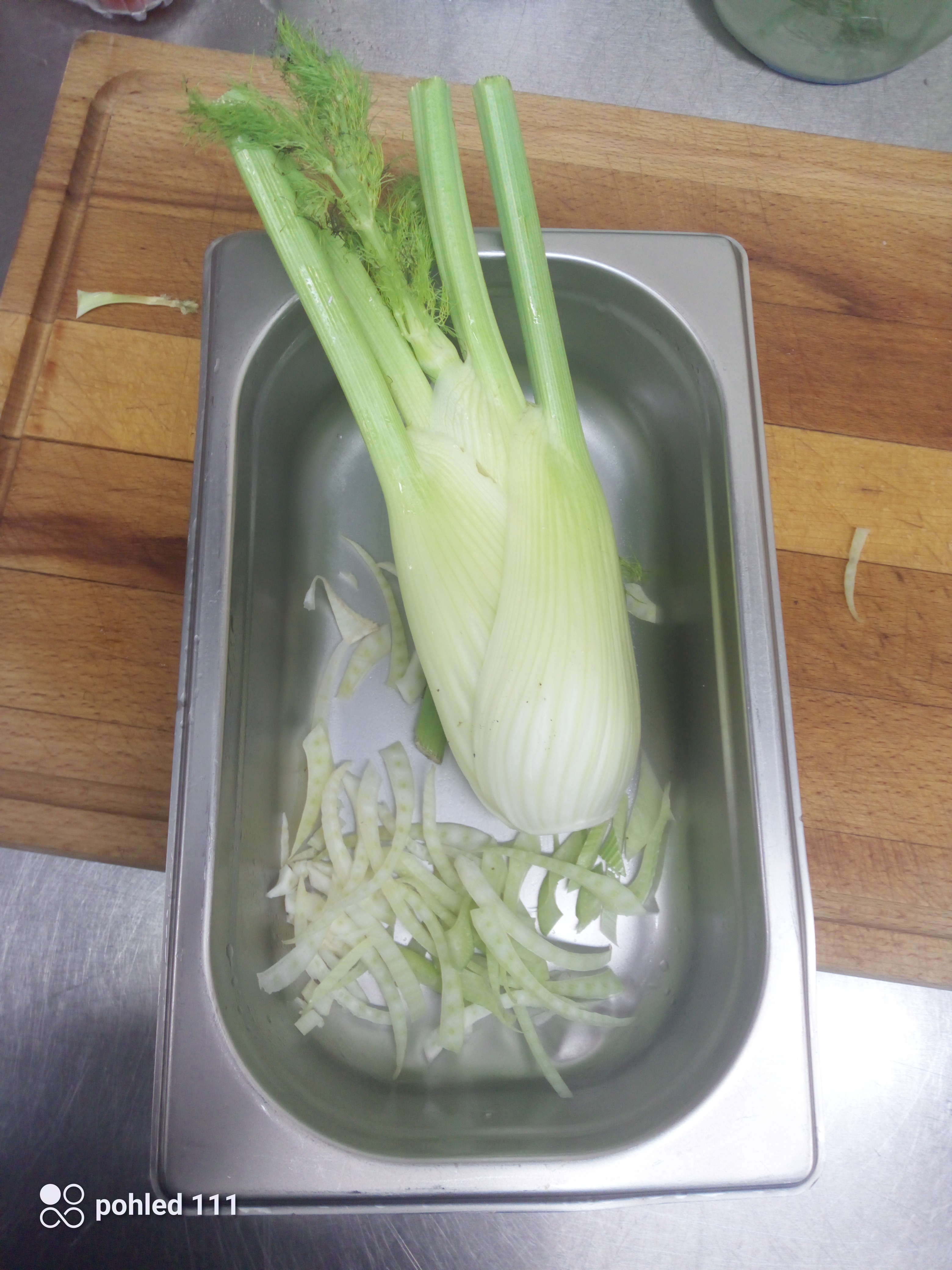 Ein Fenchel in einer GN